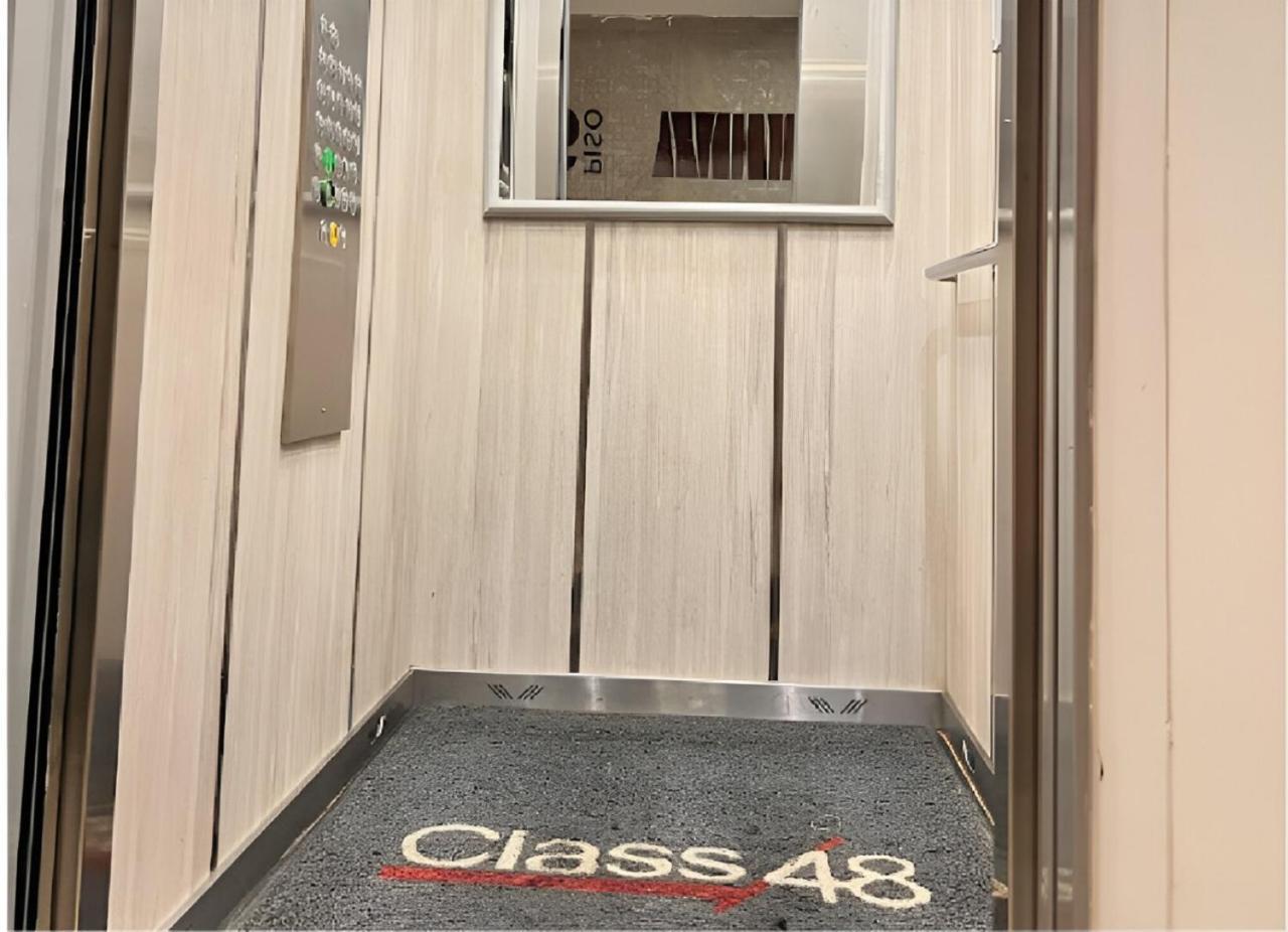 Class 48, Sabaneta Esterno foto